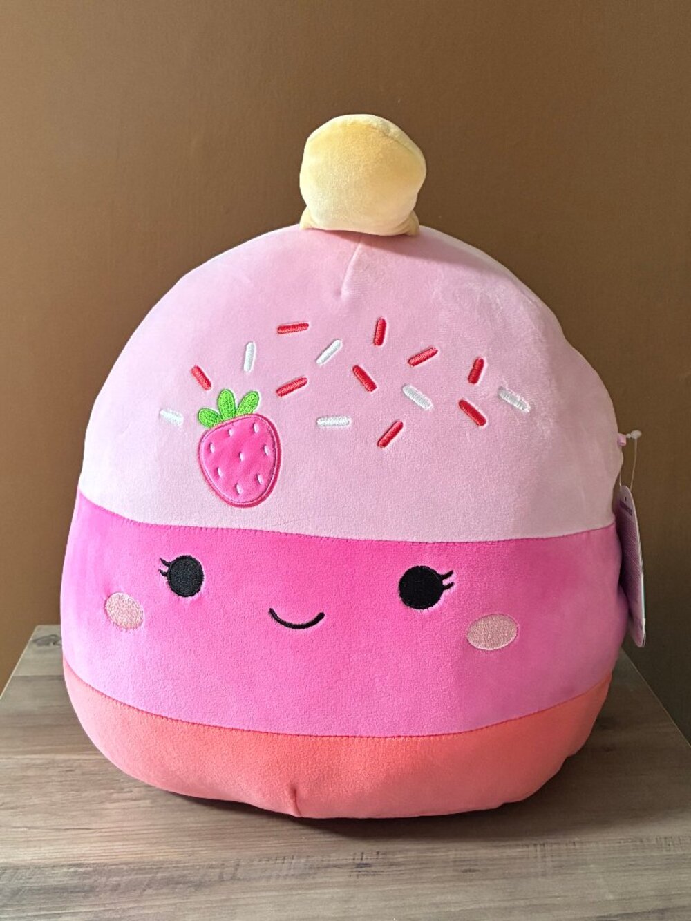 Pama Strawberry Cake Pop Squishmallows